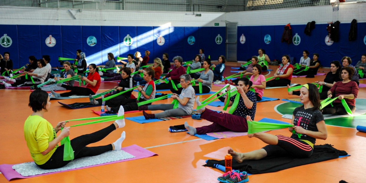 Karşıyaka Belediyesi bir yılda 50 bin kişiye spor yaptırdı