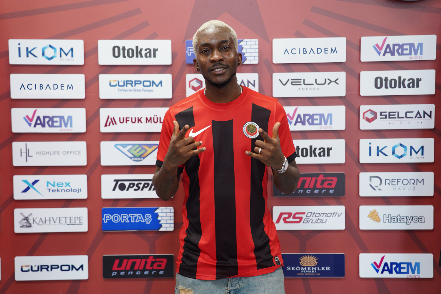 Onyekuru, Süper Lig'e geri döndü