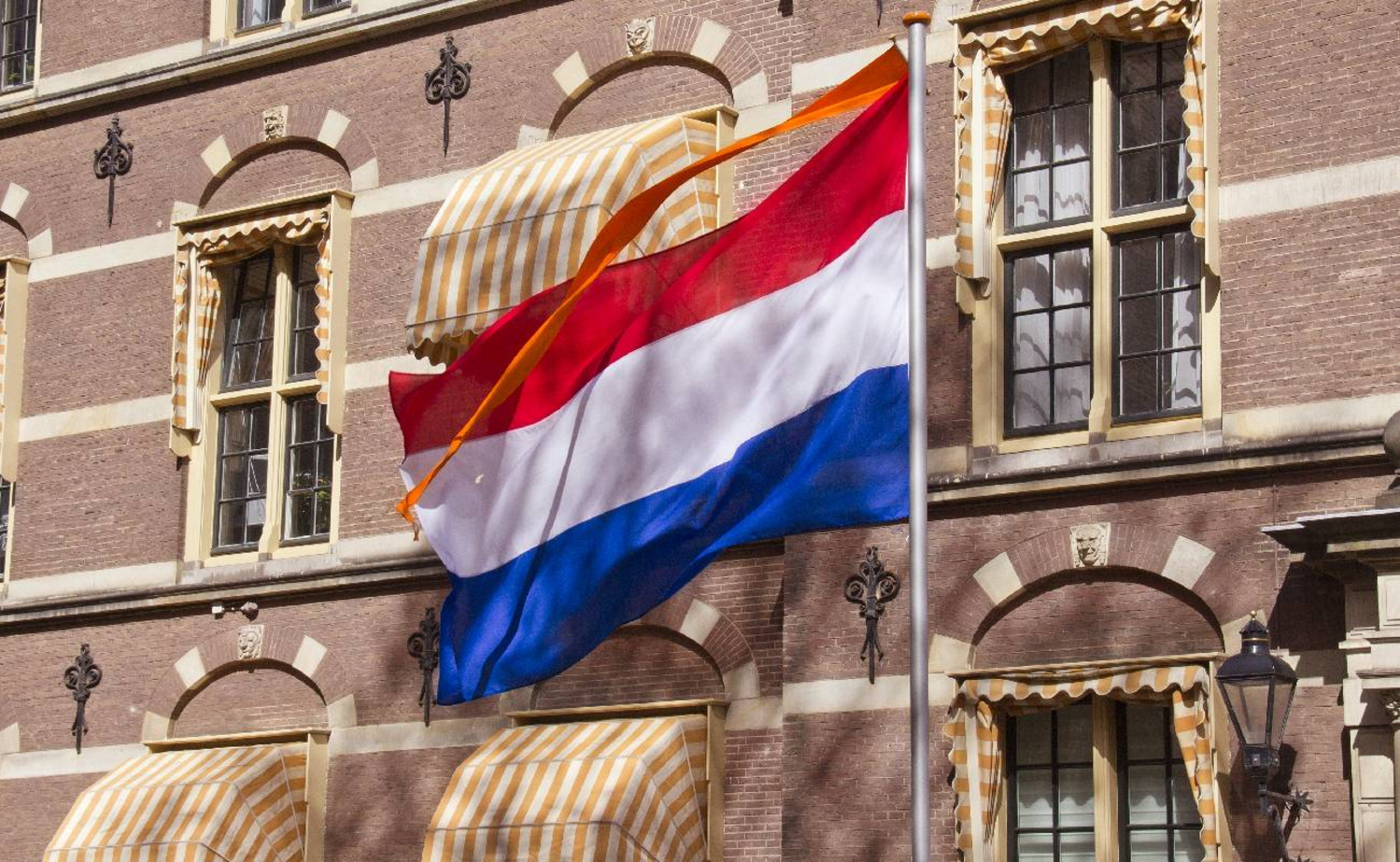 Hollanda Başbakanı istifa etti