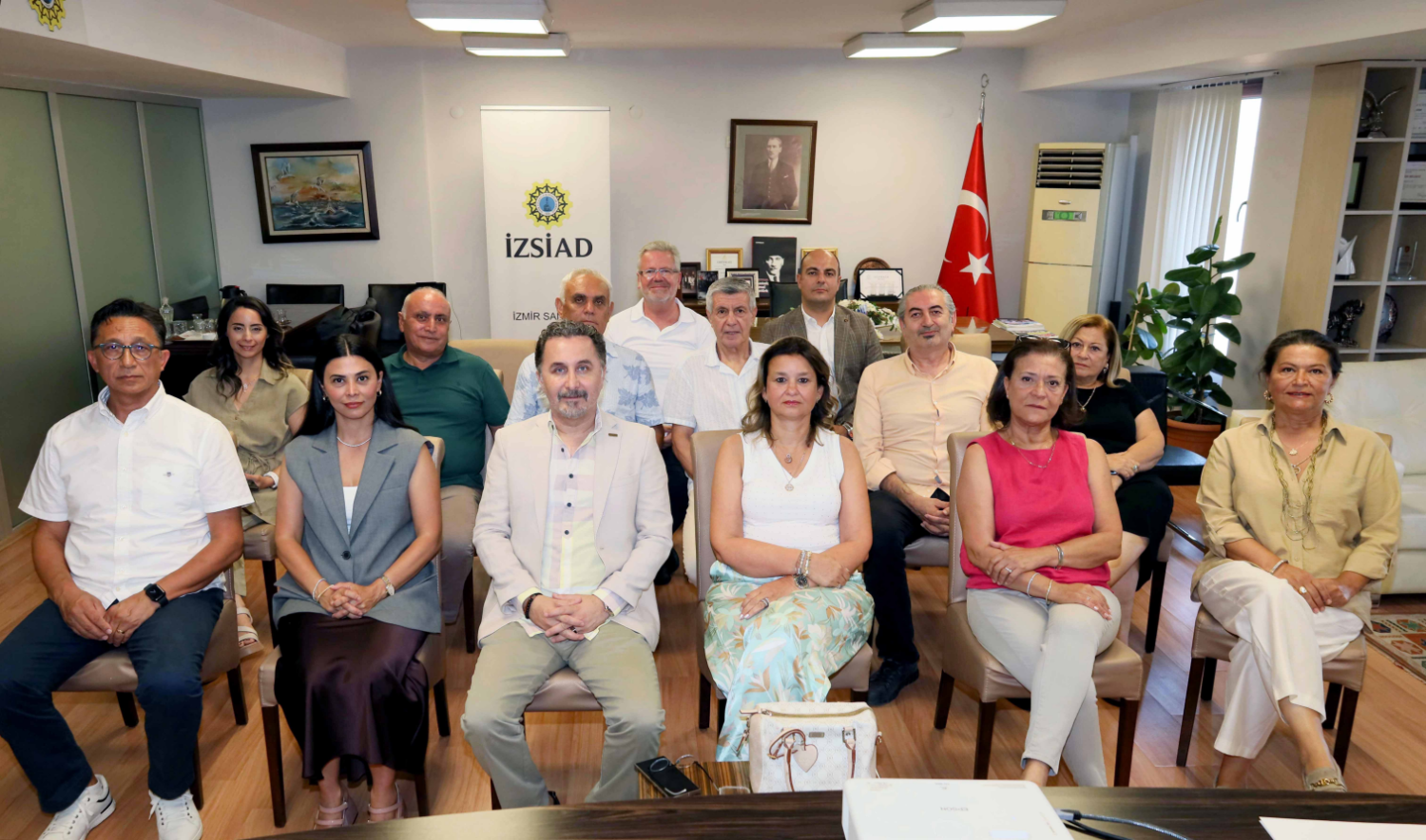 İZSİAD Kurumsal Dönüşüm sürecini başlattı