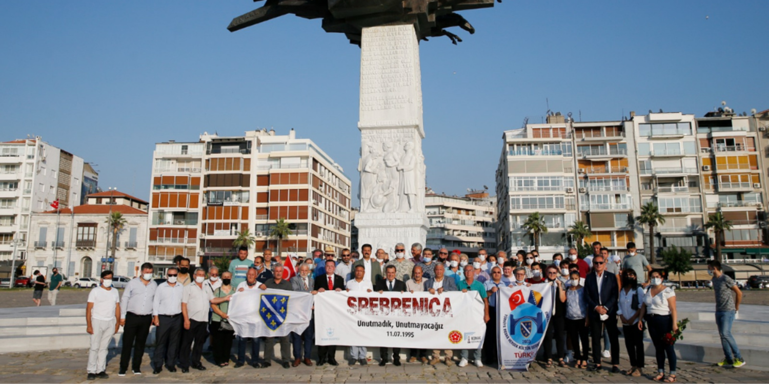 Srebrenitsa Katliamı Konak’ta anıldı