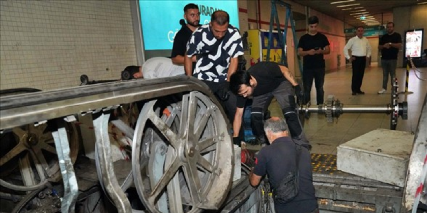 Metronun yürüyen merdivenlerinde geniş kapsamlı bakım çalışması