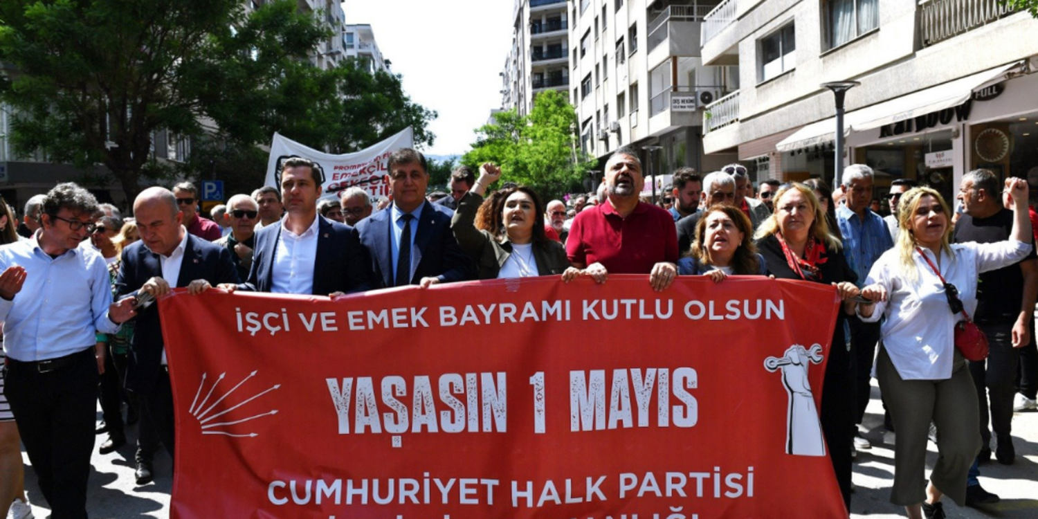 Başkan Tugay emekçilerin 1 Mayıs coşkusuna ortak oldu