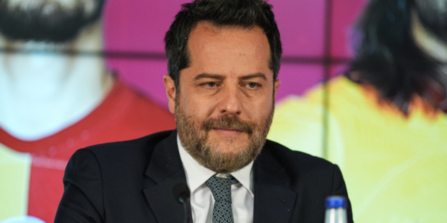 Erden Timur istifa etti