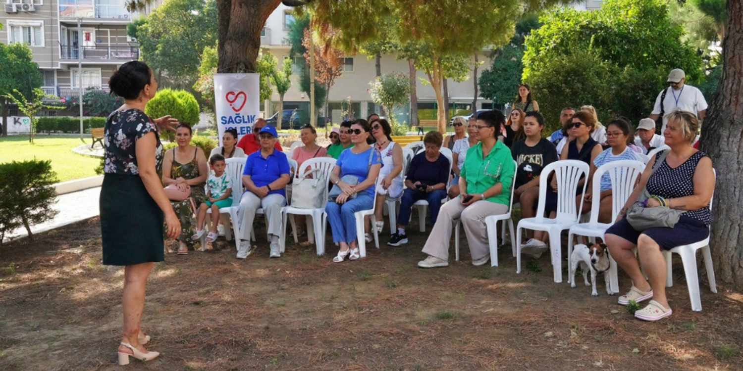 İzmirliler sağlığı geliştiren parklarda buluşuyor