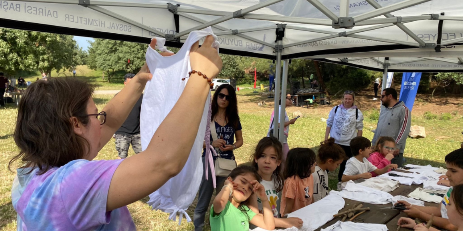 İzmir Büyükşehir Belediyesi’nden ailelere atıksız yaşam kampı