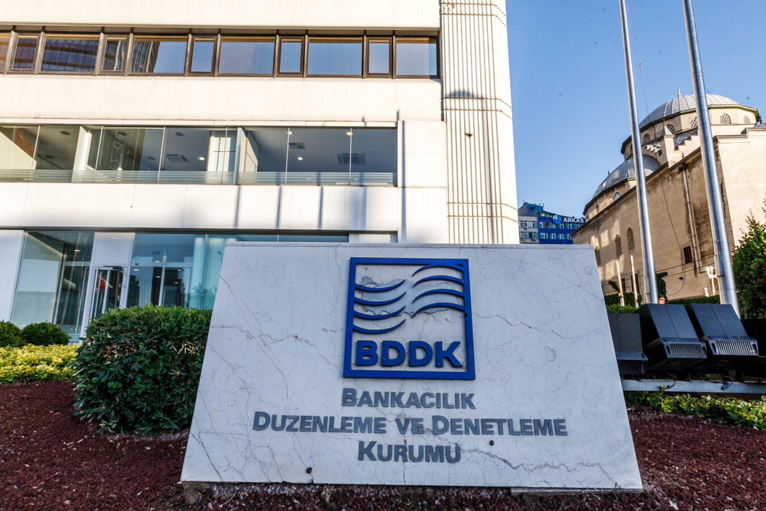 BDDK iki şirkete faaliyet izni verdi