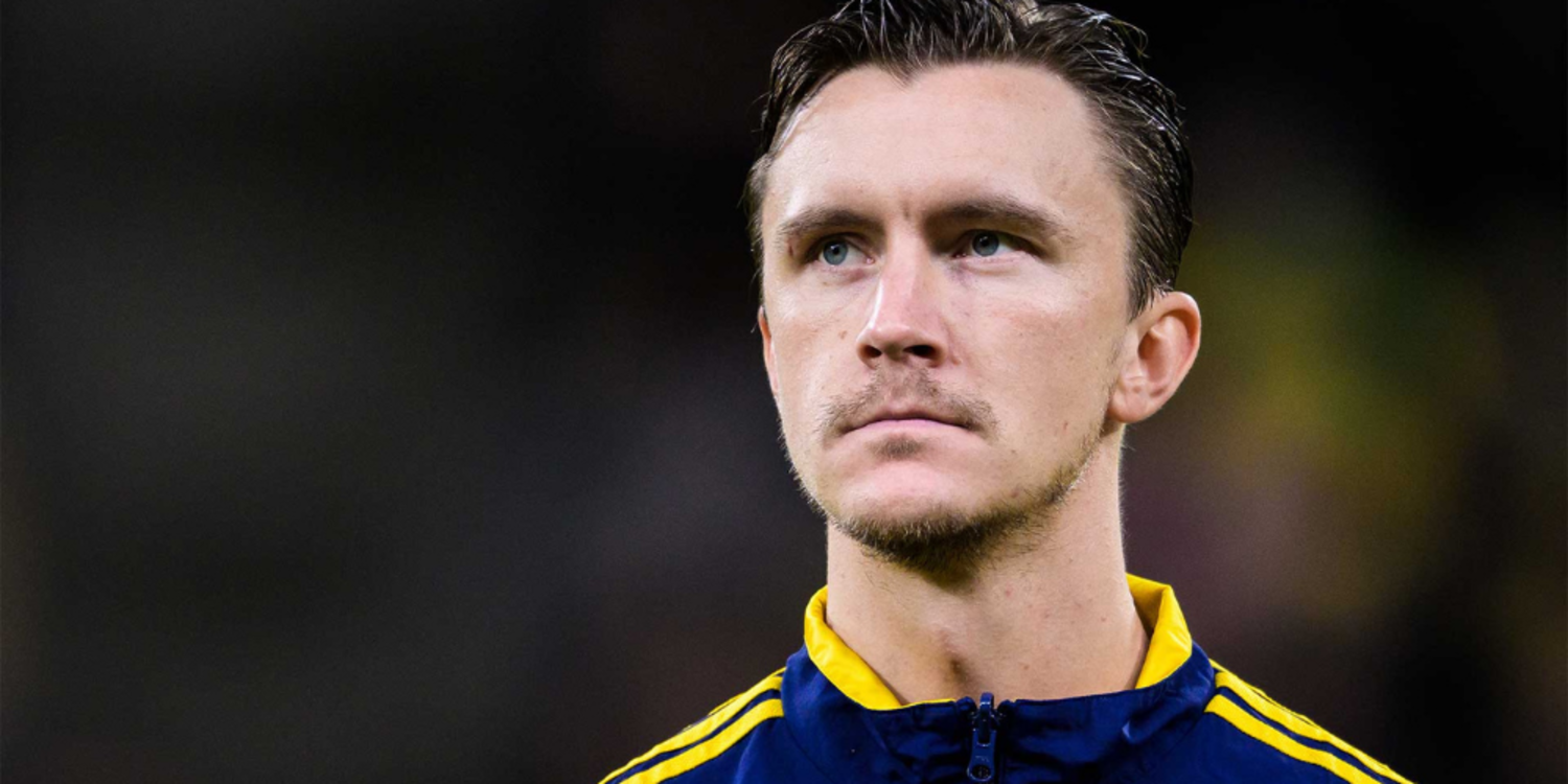 İsveçli milli futbolcu solunum cihazına bağlandı