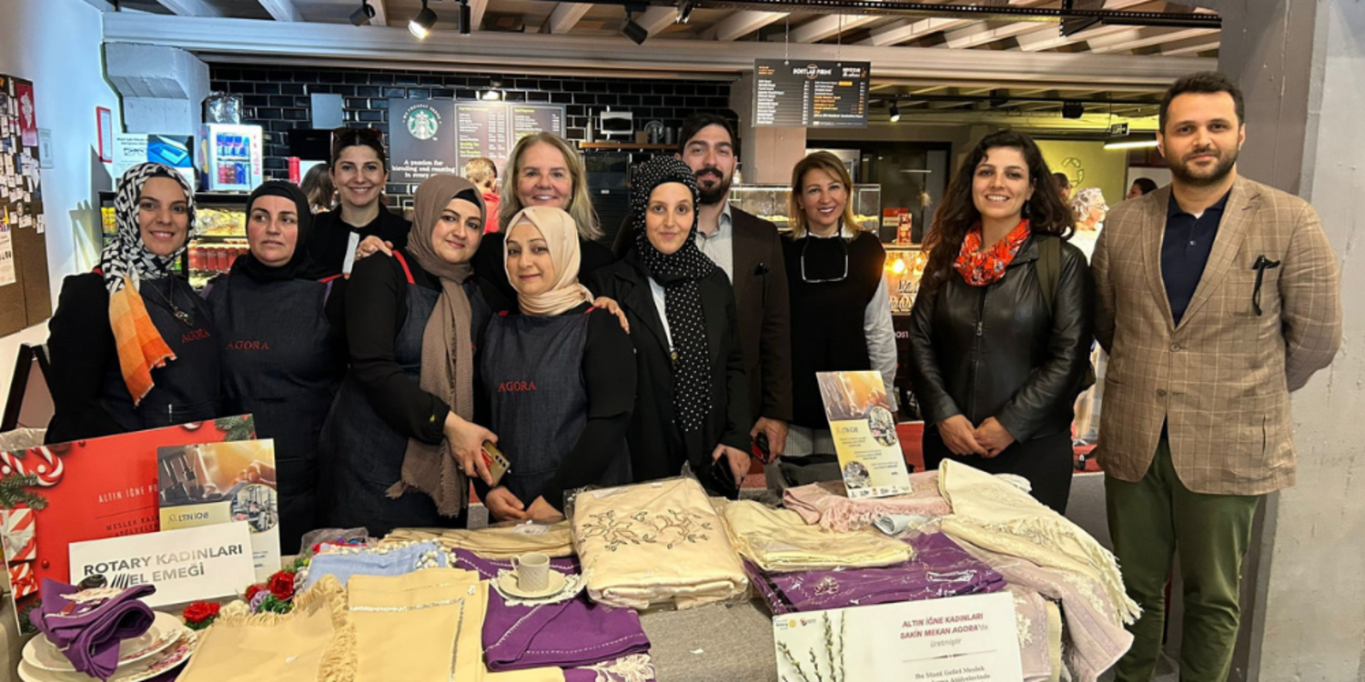 Agora Sakin Mahalle Kursiyerleri kermeste buluştu
