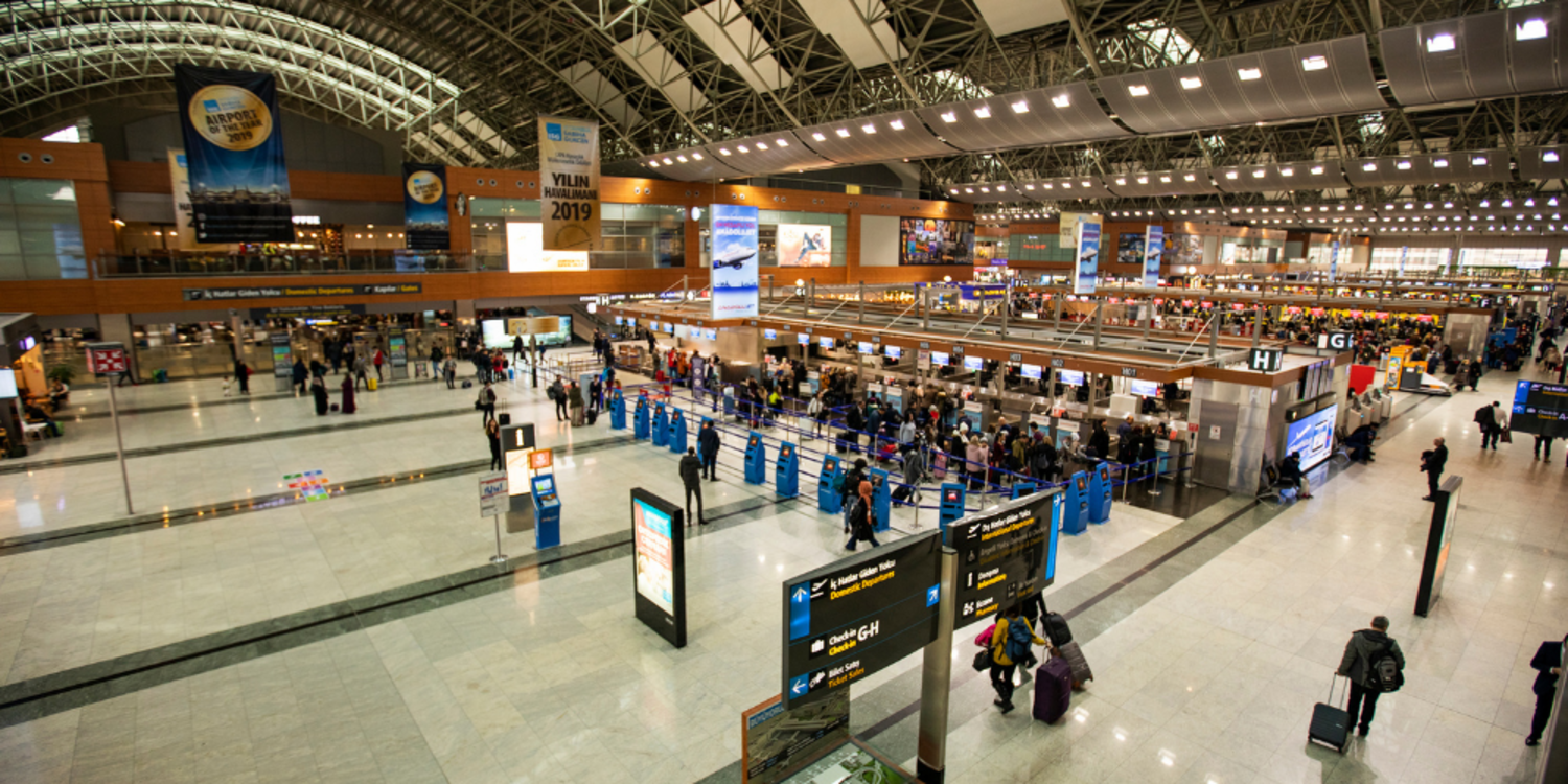 Nüfus hem yaşlanıyor hem göçüyor