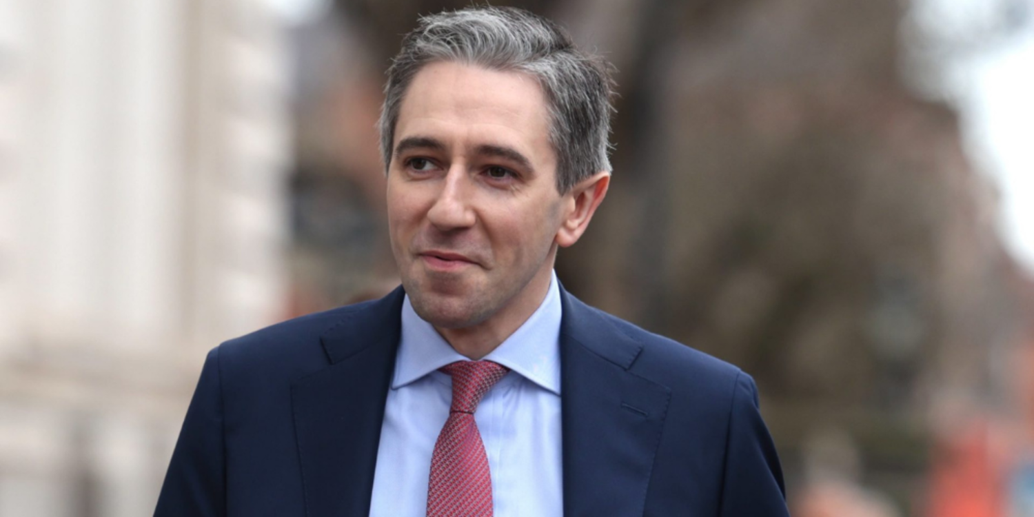 37 yaşında başbakan oldu