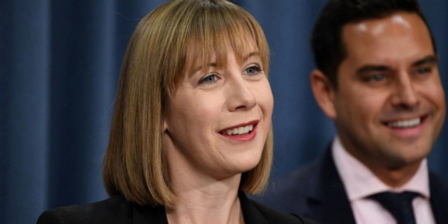 Makam aracıyla yemeğe giden Avustralyalı bakan istifa etti