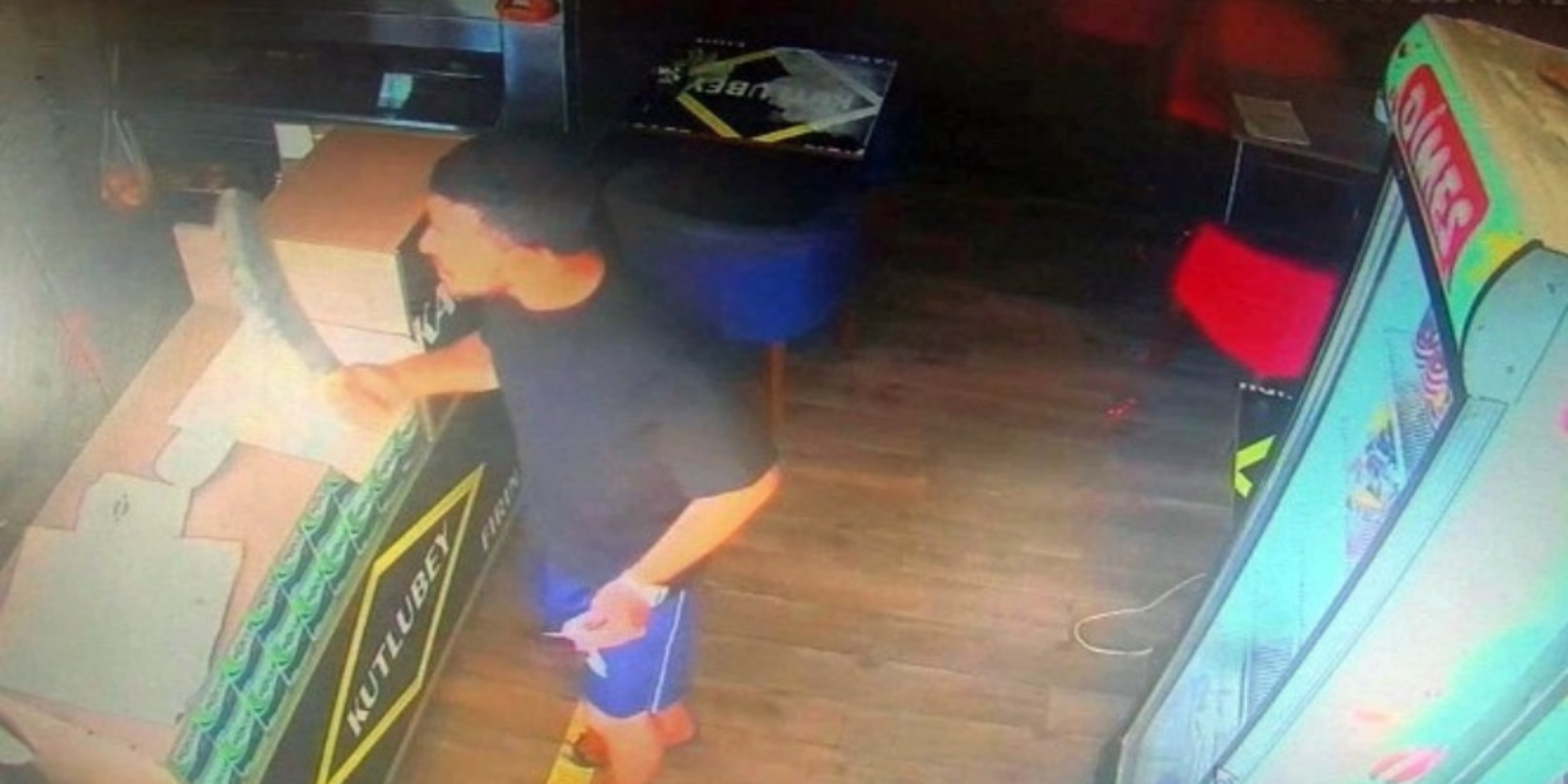 İstediği böreği alamayınca satırla saldırdı