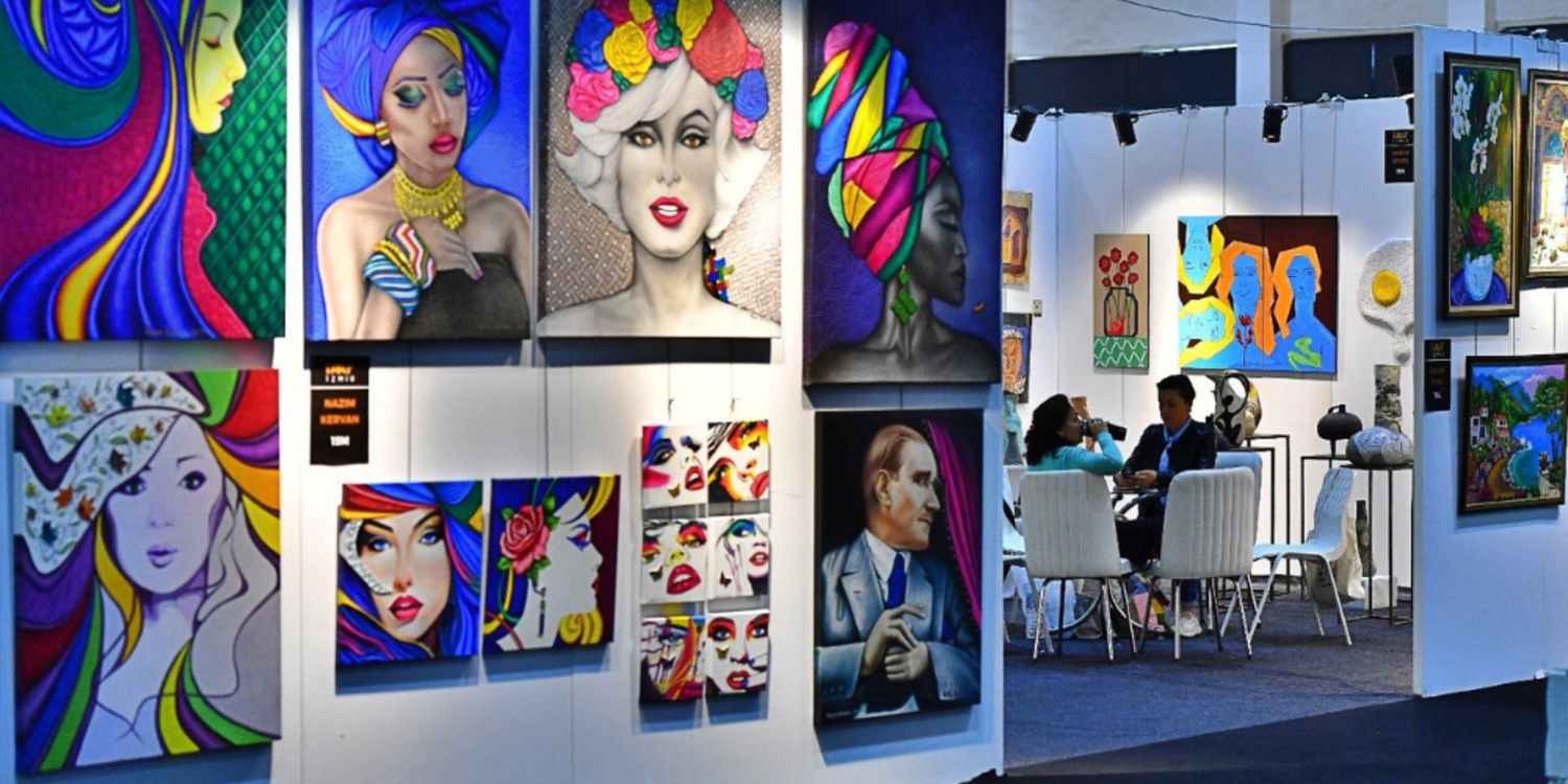 İzmirliler'den Sanat ve Antika Fuarı’na yoğun ilgi