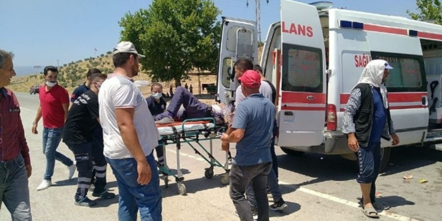 İzmir'de feci kaza: 1 kişi yaşamını yitirdi, 17 işçi ölümden döndü