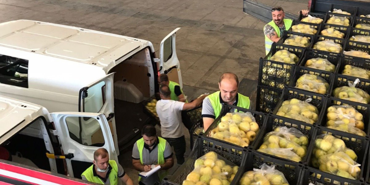 Büyükşehir'den hem üreticiye hem de ihtiyaç sahiplerine destek