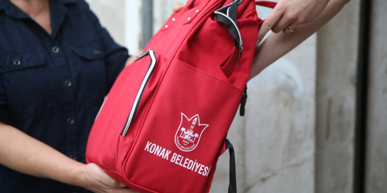 Konak’tan yenidoğan bebeklere ‘hoş geldin’ hediyesi