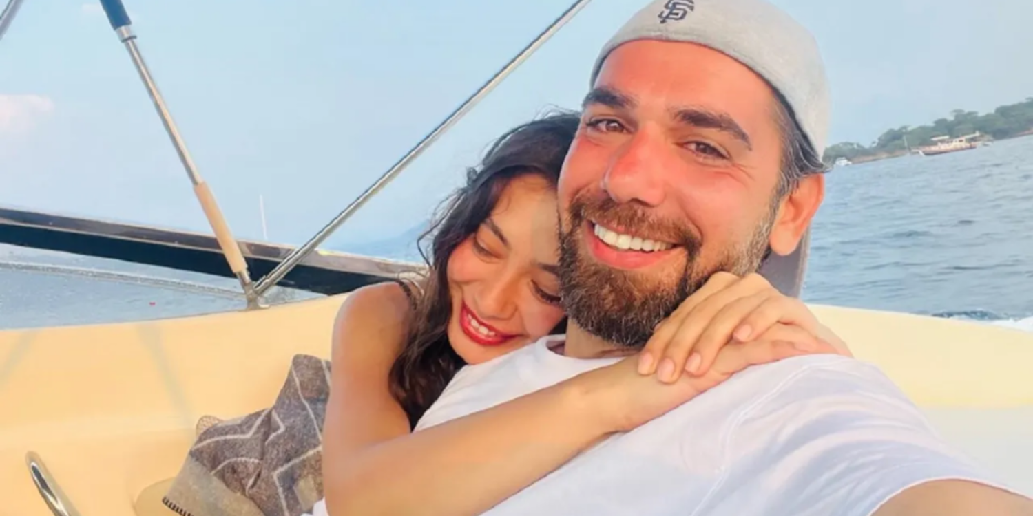 Ünlü çiftten bebek müjdesi