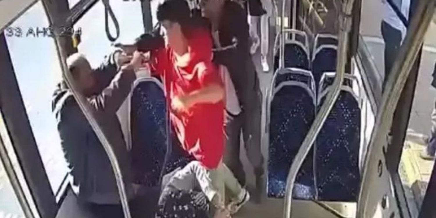 Okul müdürü ve oğlu, yaşlı çifti darp etti