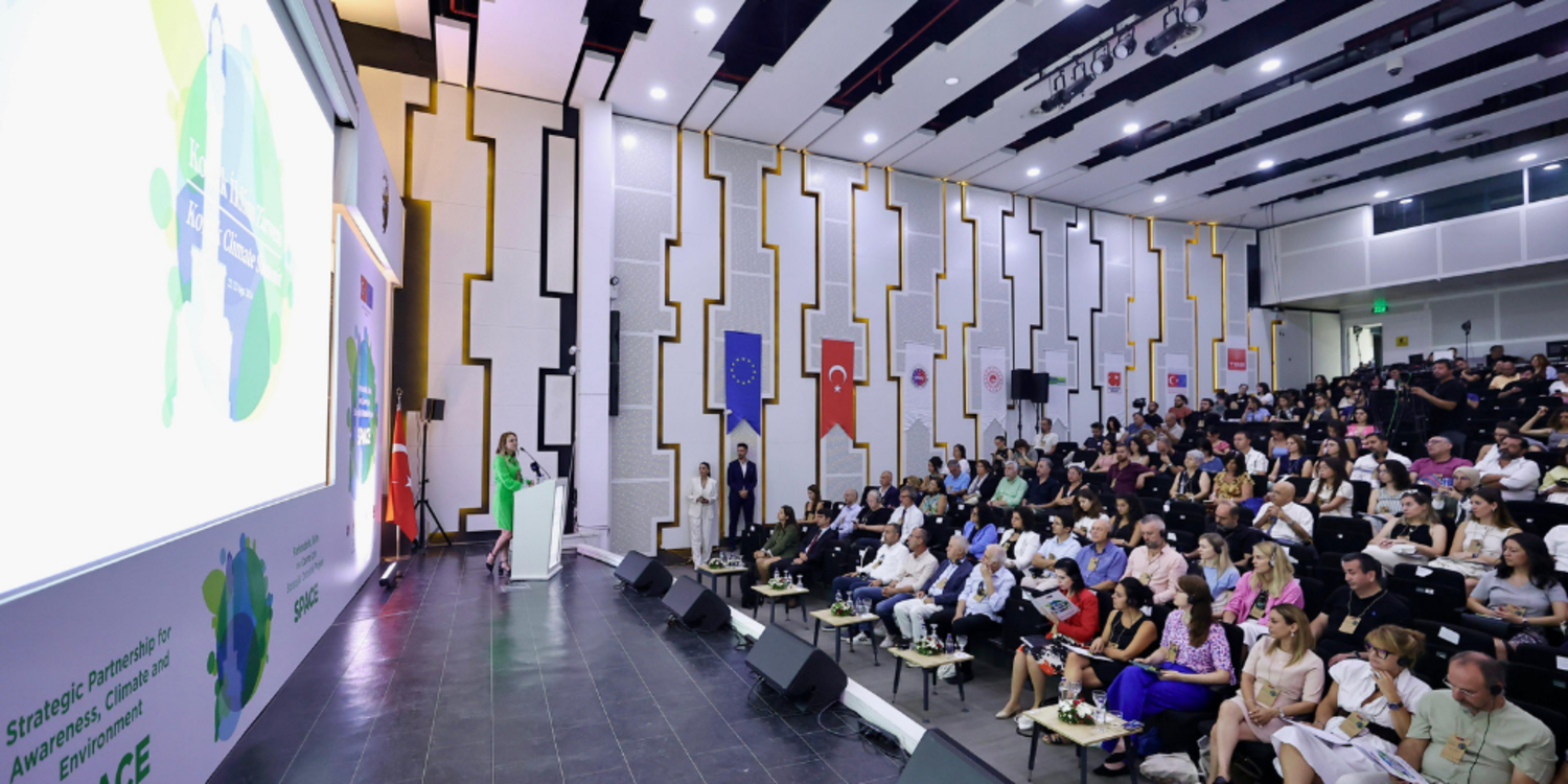 Türkiye ve Avrupa kentleri ‘yeşil bir gelecek’ için Konak’ta buluştu
