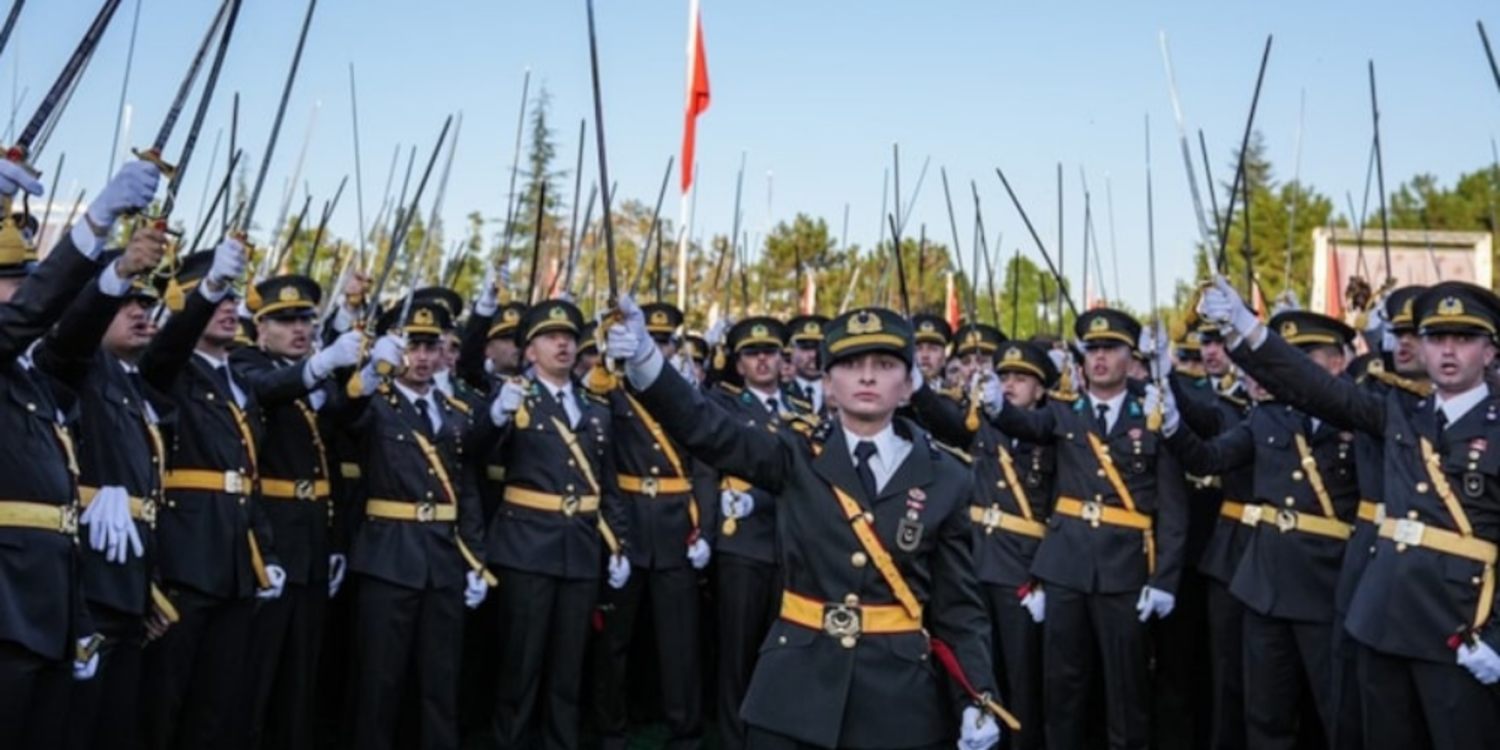 Teğmenler krizi büyüyor