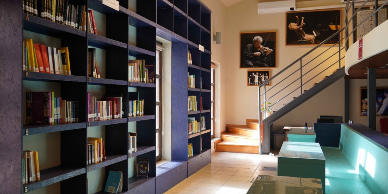 Müzik Kütüphanesi’nde notalar kitaplardan taşıyor