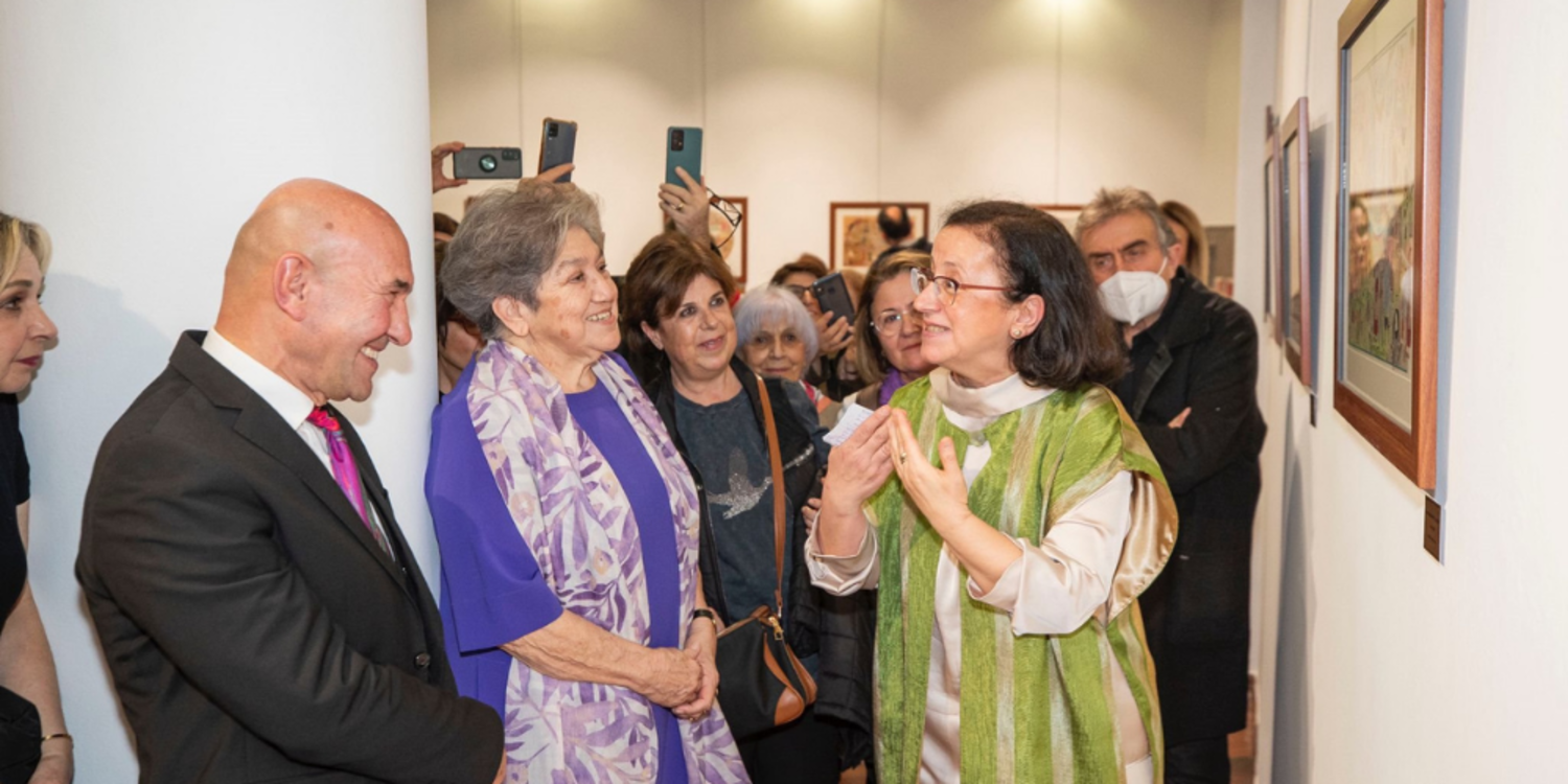 “İnsan Dünyadır” sergisi İzmirlilerle buluştu