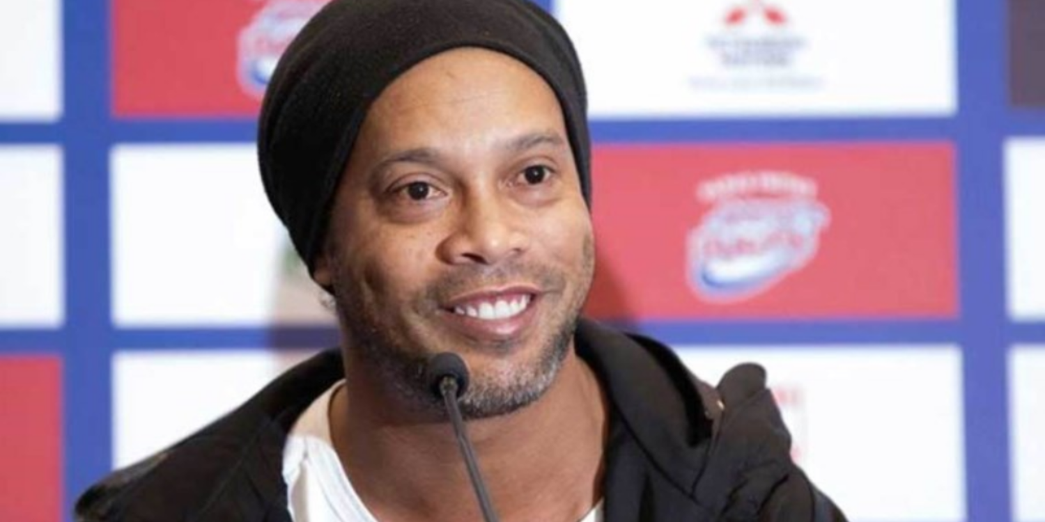 Ronaldinho futbola geri dönüyor