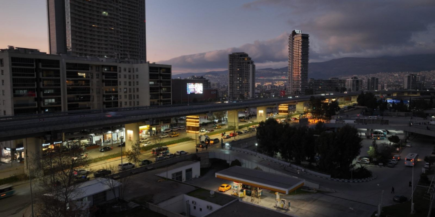 ​İzmir otogarı ışıl ışıl