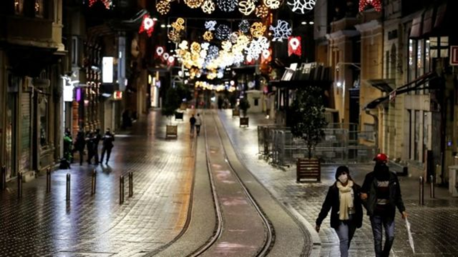 Pandemi’de yeni dönem “rahatlama” ile başladı; yaygın aşılama bekleniyor