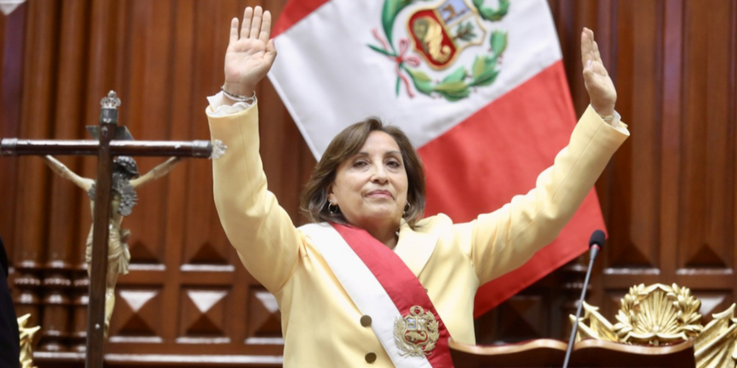 Peru'da altı bakan istifa etti