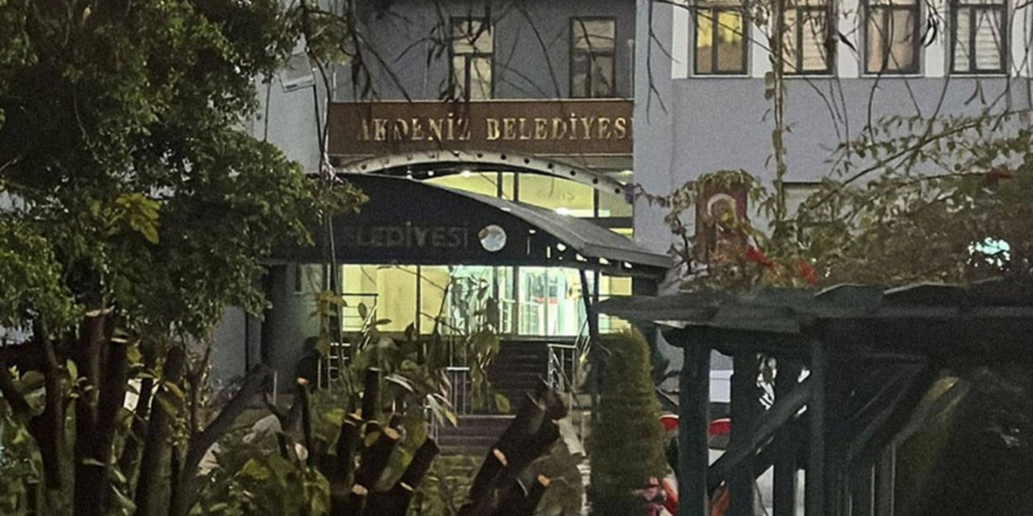 Akdeniz Belediyesi'ne kayyum atandı