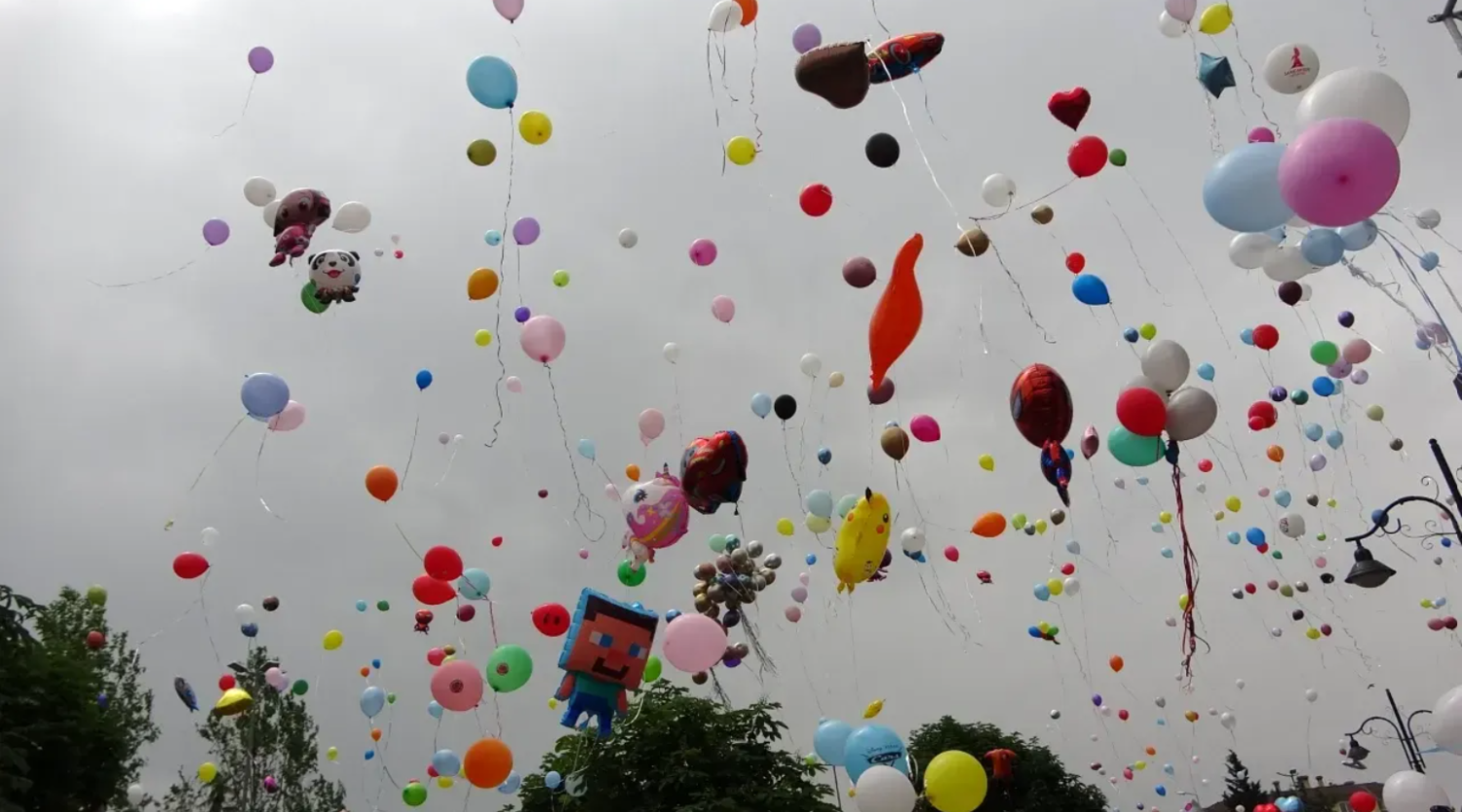 Binlerce İstanbullu Ali Asaf için balon uçurdu