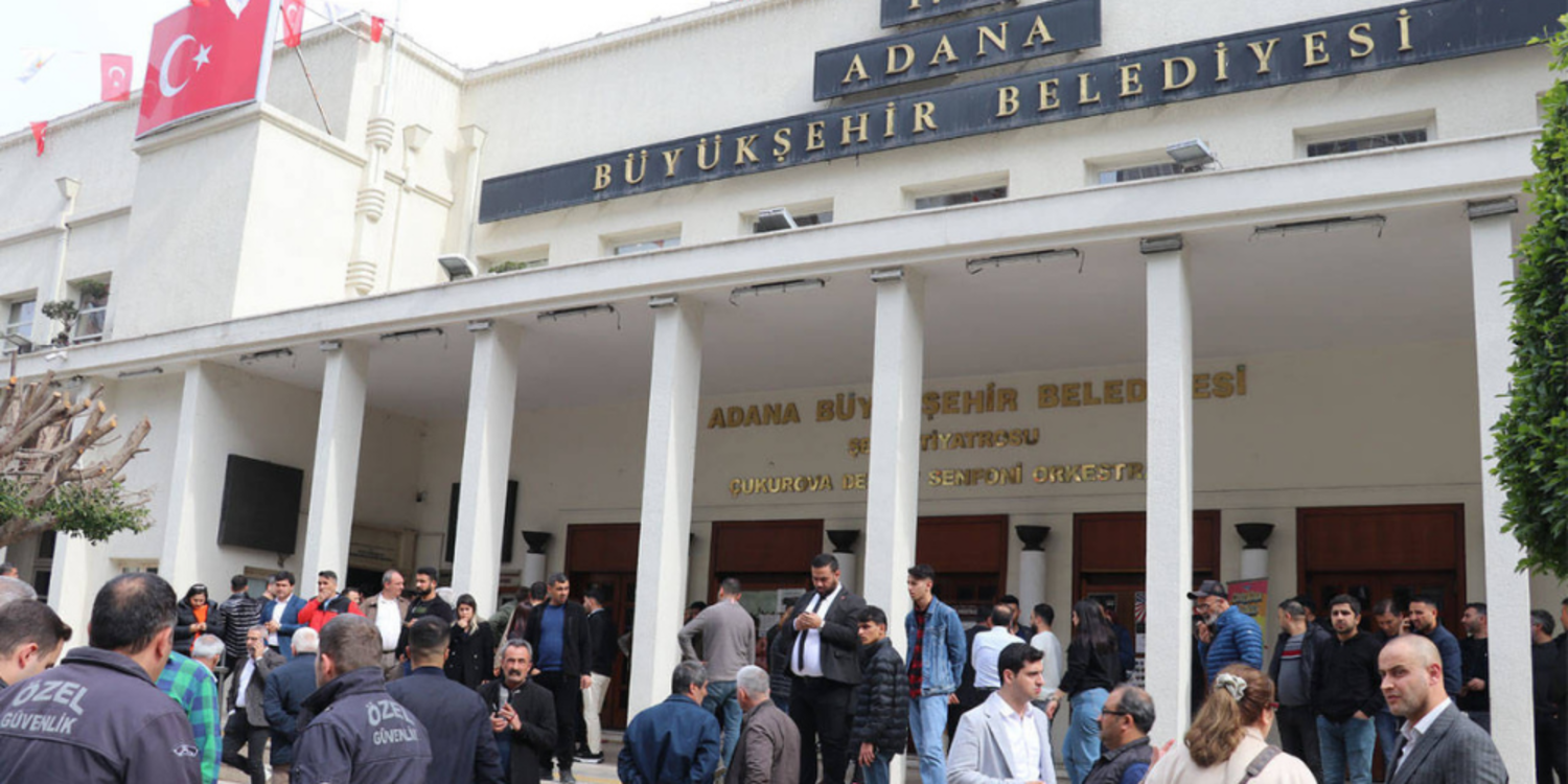 Adana Belediyesi'nde silahlı saldırı