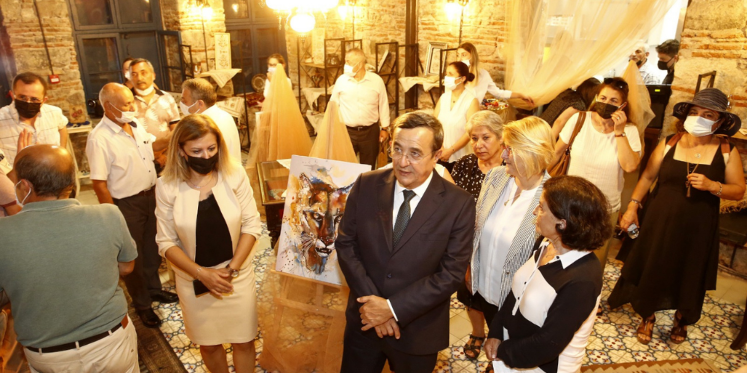 Batur: 'Kadın ayaktaysa, ülke de ayakta'