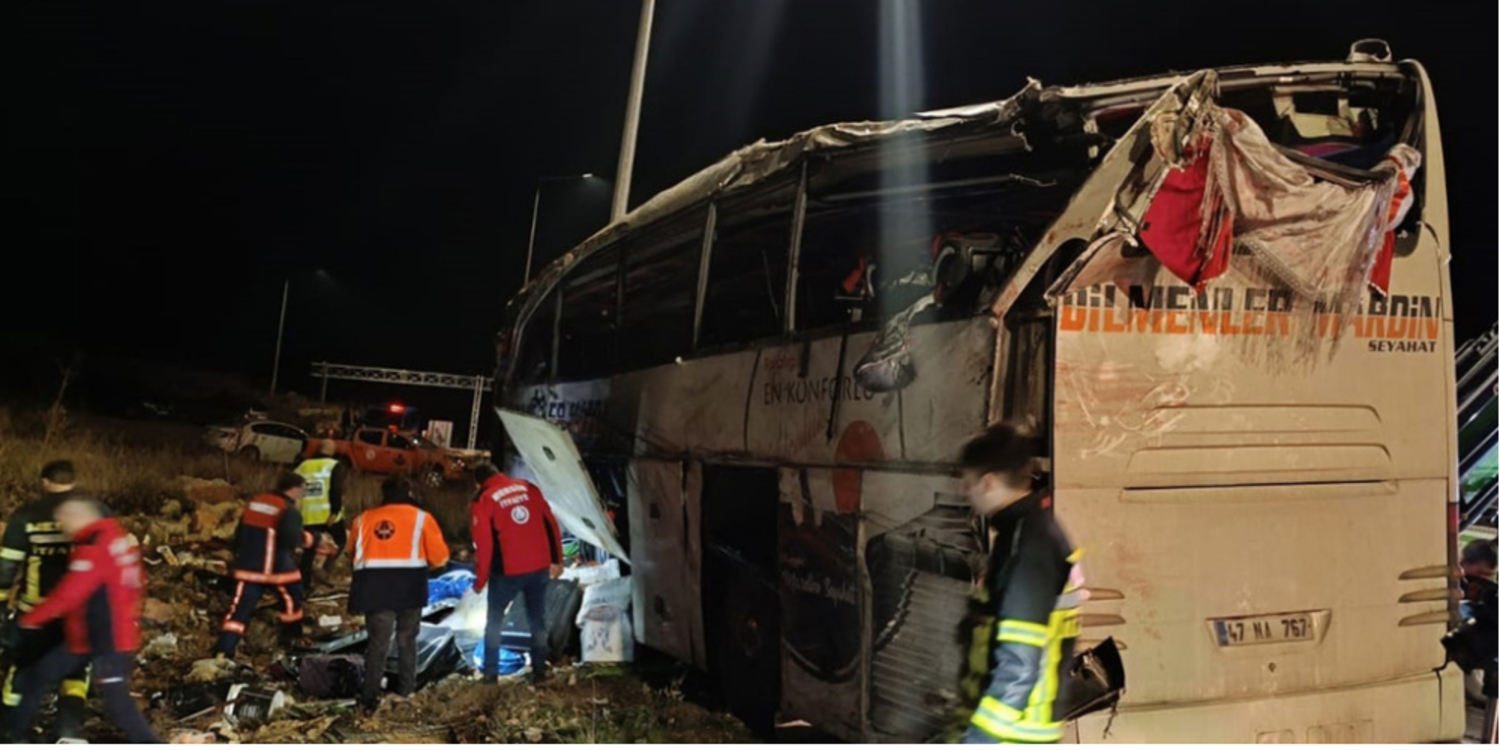 Mersin'de otobüs kazası: 9 kişi hayatını kaybetti