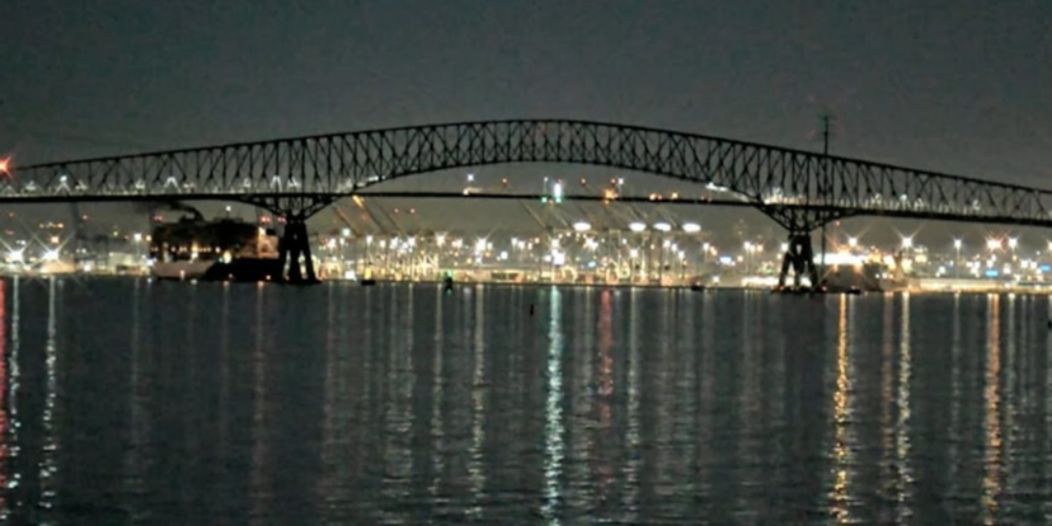 Geminin çarptığı köprü çöktü