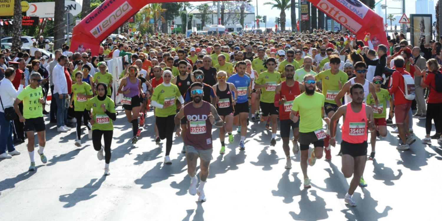 Karşıyaka tek yürek oldu, Zübeyde Anne’ye koştu